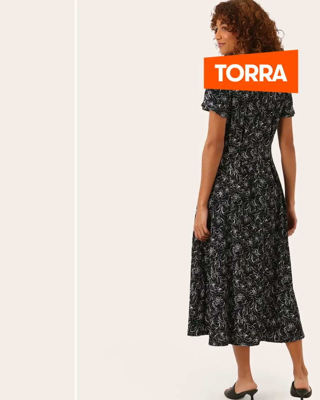 Quadro do vídeo de produto gerado automaticamente para as Lojas Torra